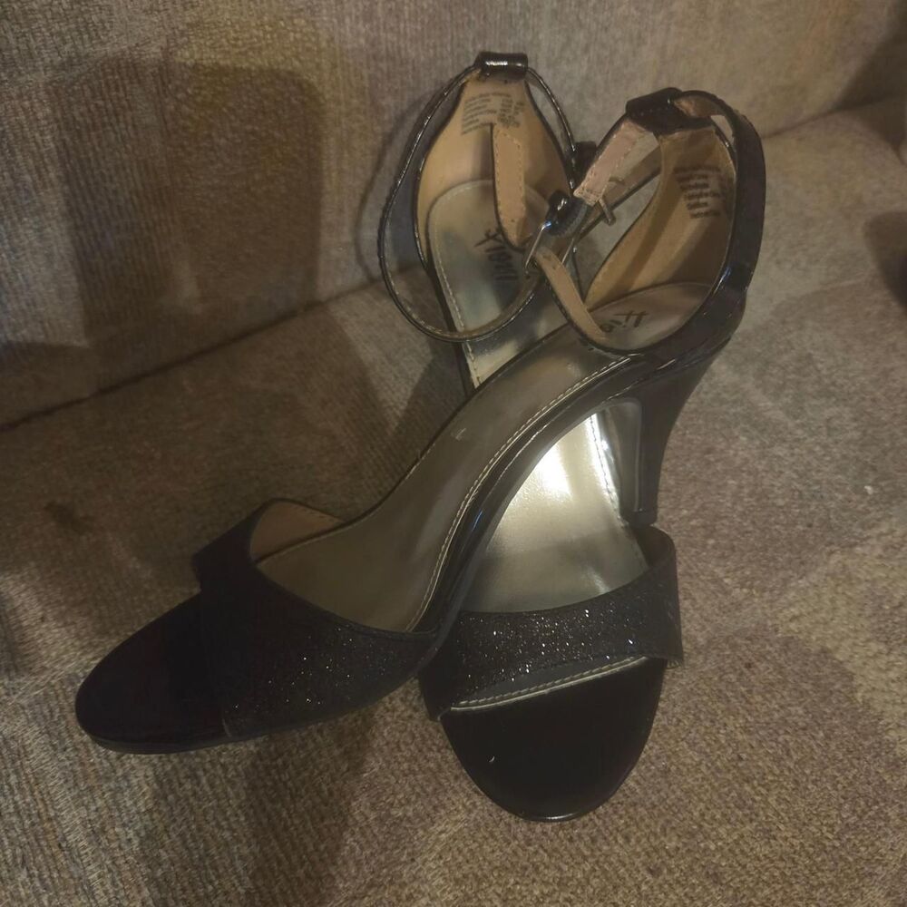 ioni Black Glitter Ankle Strap High Heels - Size US 6W